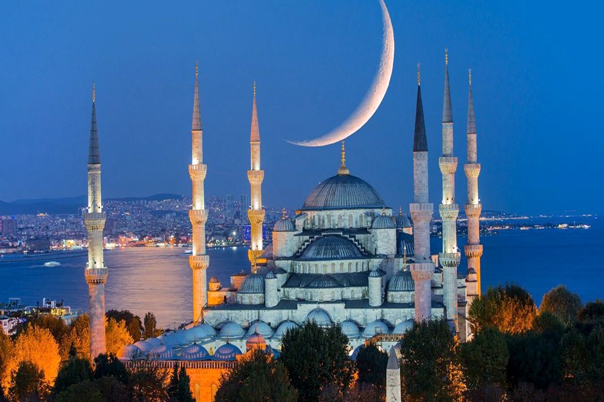 سفر به استانبول با دوستان یا خانواده؟